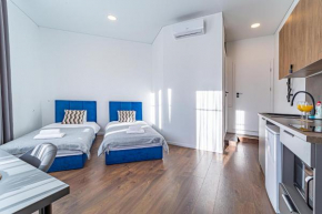 Uptown studio Nr6 with parking & AC